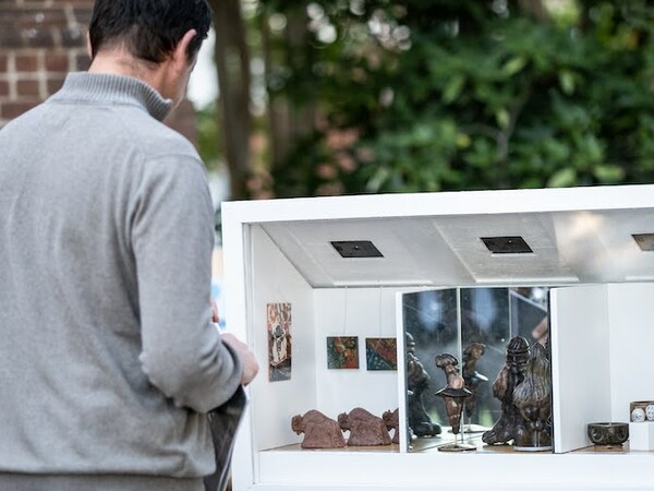 Crie um grande impacto com um pequeno museu – a versão artística da pequena biblioteca gratuita.